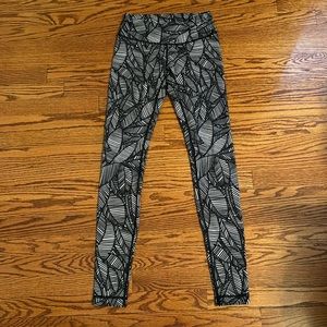 Lululemon leggings Sz 4